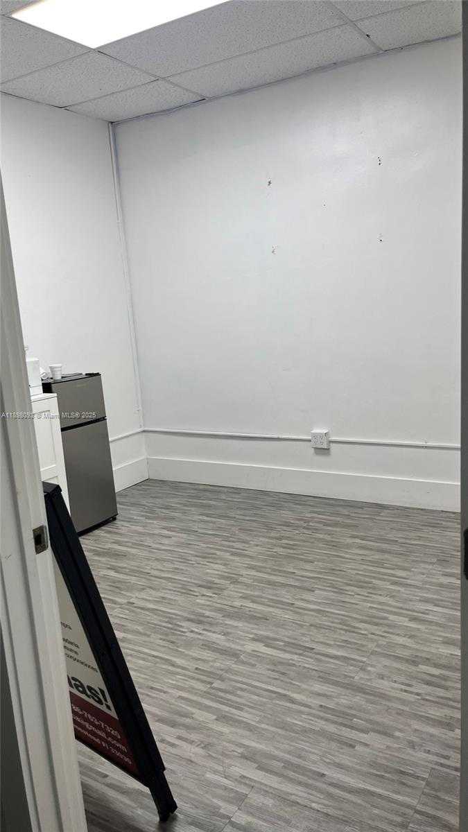 Small Image of 5 PALM PLAZA #Suite #5, Homestead Number 9