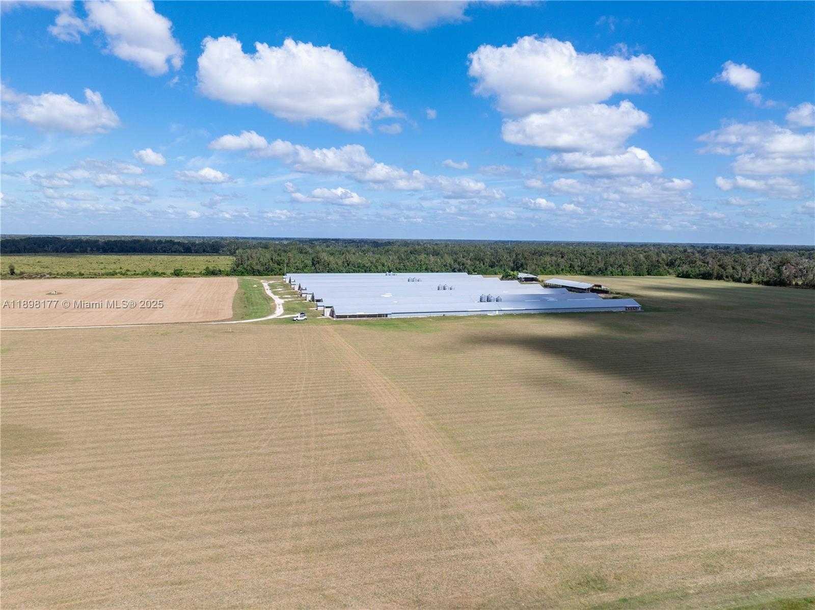 Small Image of 1175 SOUTH WEST COUNTY ROAD 351, Other City - In The State Of Florida Number 13