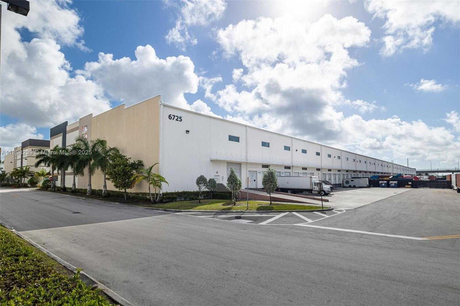 Small Image of 6725 NORTH WEST 36TH ST, Miami Number 2