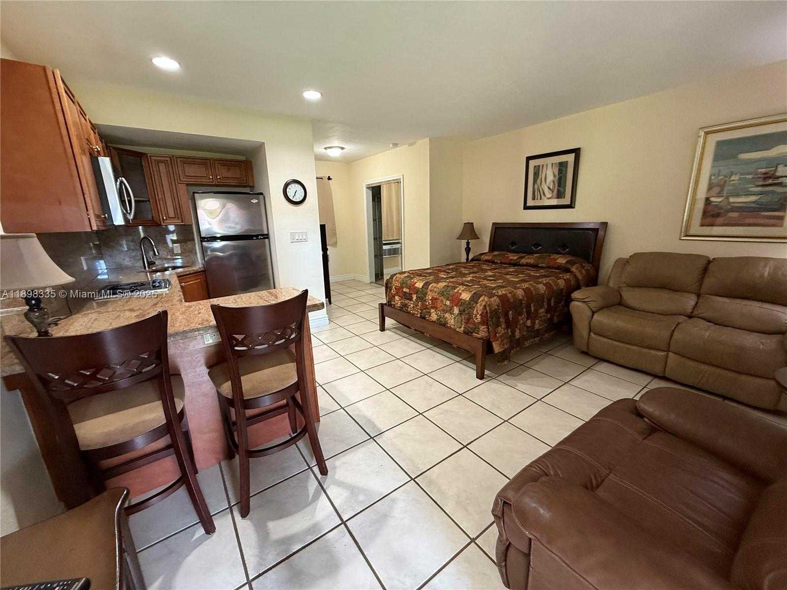 Small Image of 811 NORTH EAST 10TH ST #1-5, Hallandale Beach Number 3