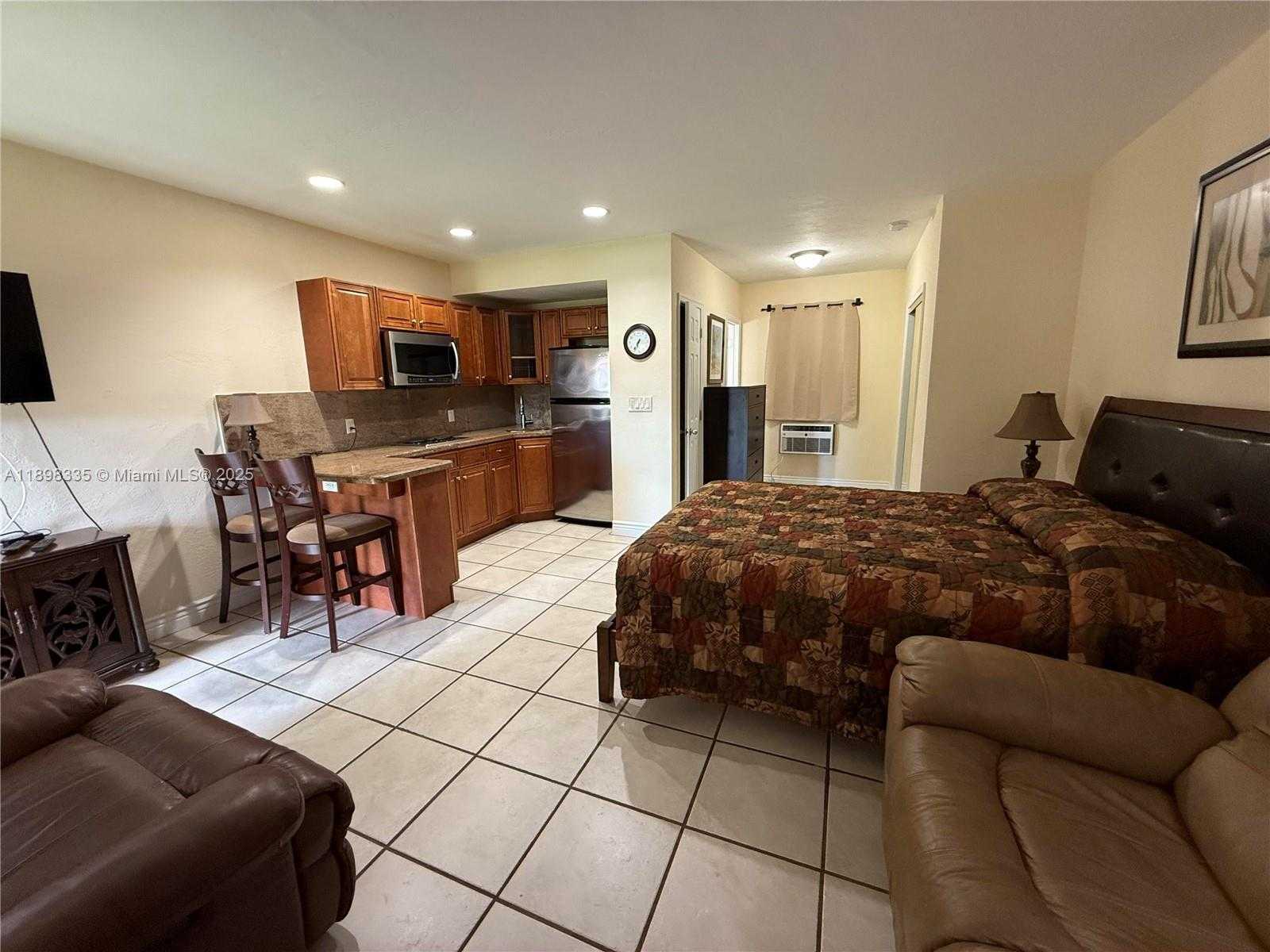 Small Image of 811 NORTH EAST 10TH ST #1-5, Hallandale Beach Number 4