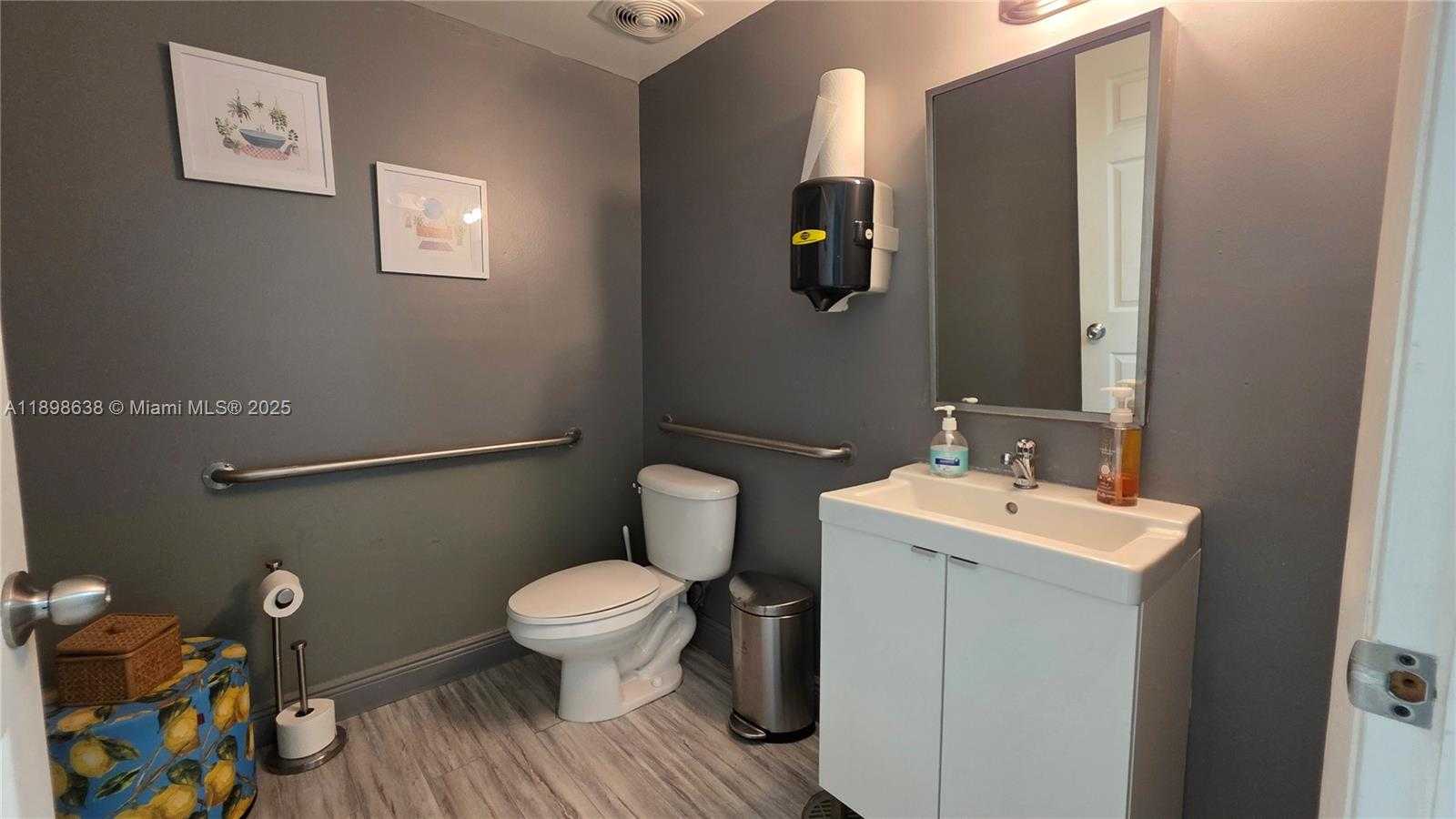 Small Image of 7762 NORTH WEST 46TH ST, Doral Number 29