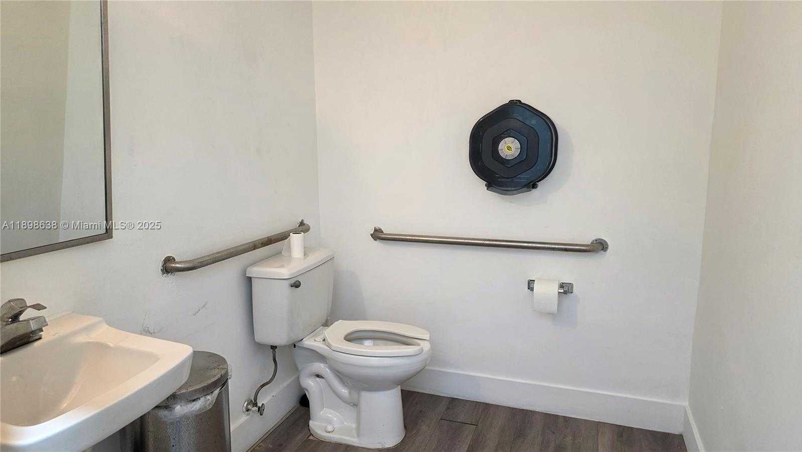 Small Image of 7762 NORTH WEST 46TH ST, Doral Number 31