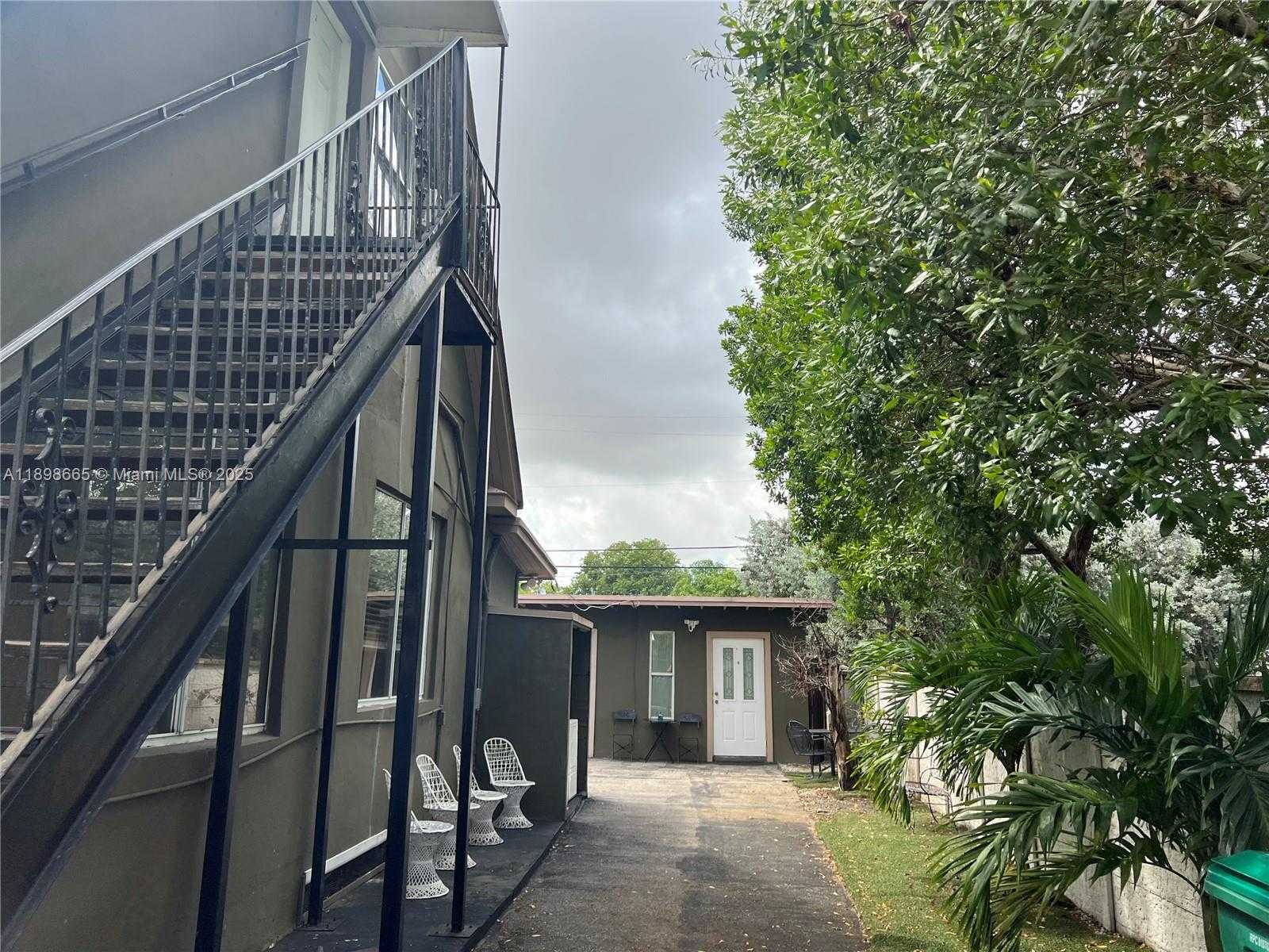 Small Image of 842 SOUTH WEST 12TH AVE #7, Miami Number 4