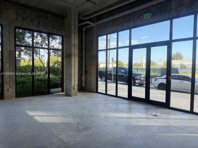 Small Image of 18412 HOMESTEAD AVE #1, Miami Number 7