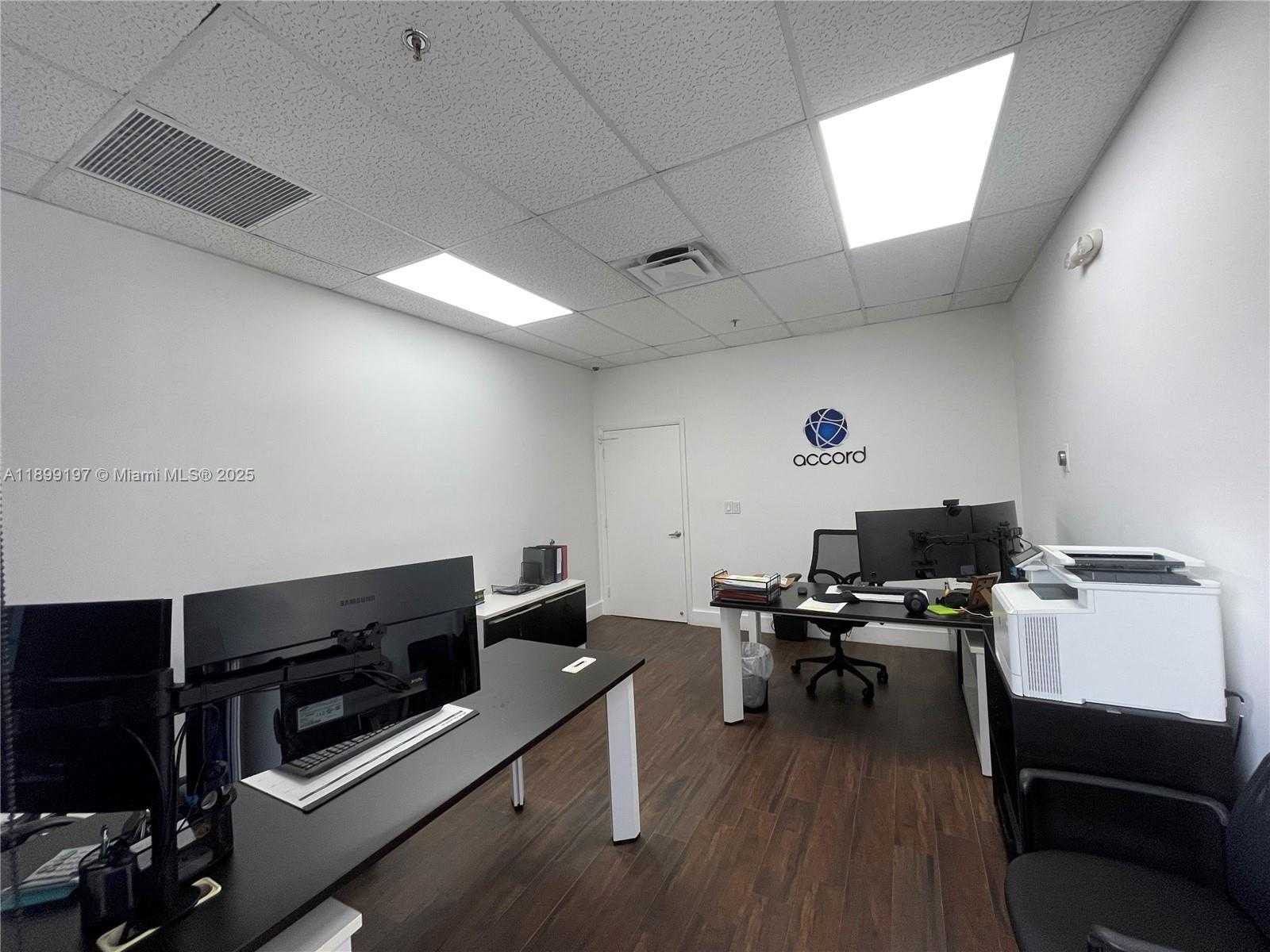 Small Image of 2950 GLADES CIR #9, Weston Number 2