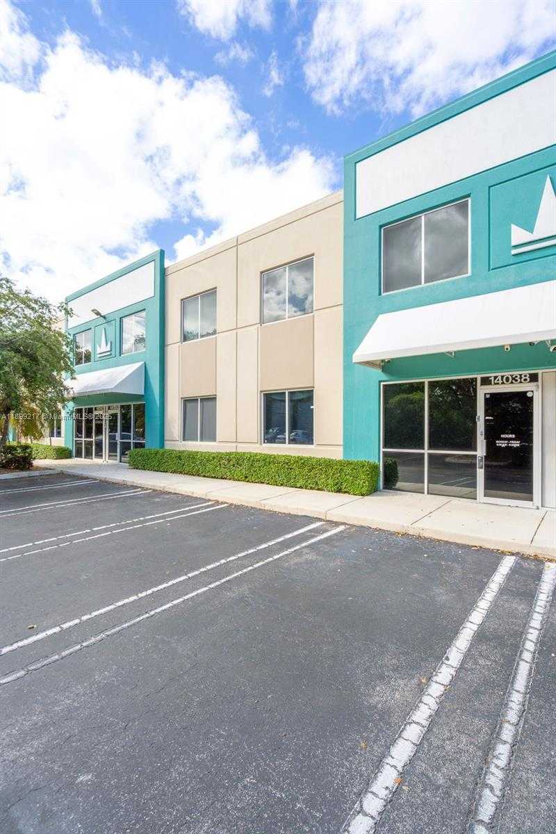 Small Image of 14038 NORTH WEST 82ND AVE #5, Miami Lakes Number 4