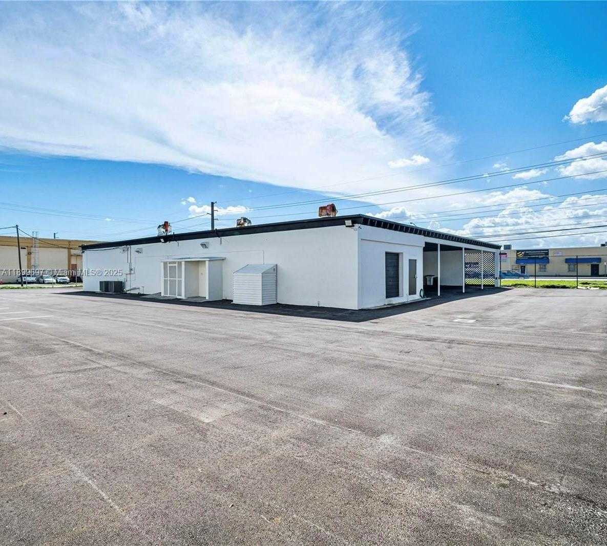 Small Image of 4301 NORTH WEST 72ND AVE, Miami Number 6