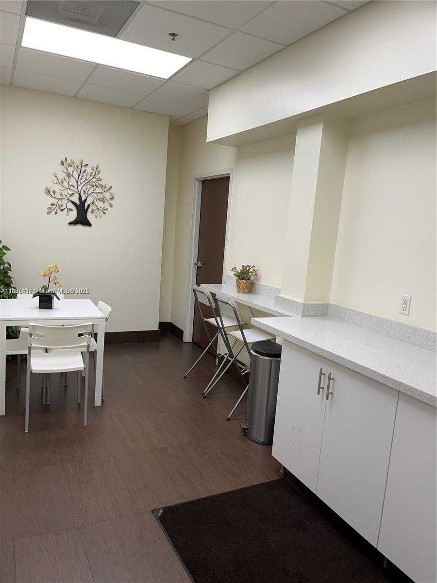 Small Image of 18191 NORTH WEST 68TH AVE, Miami Number 4