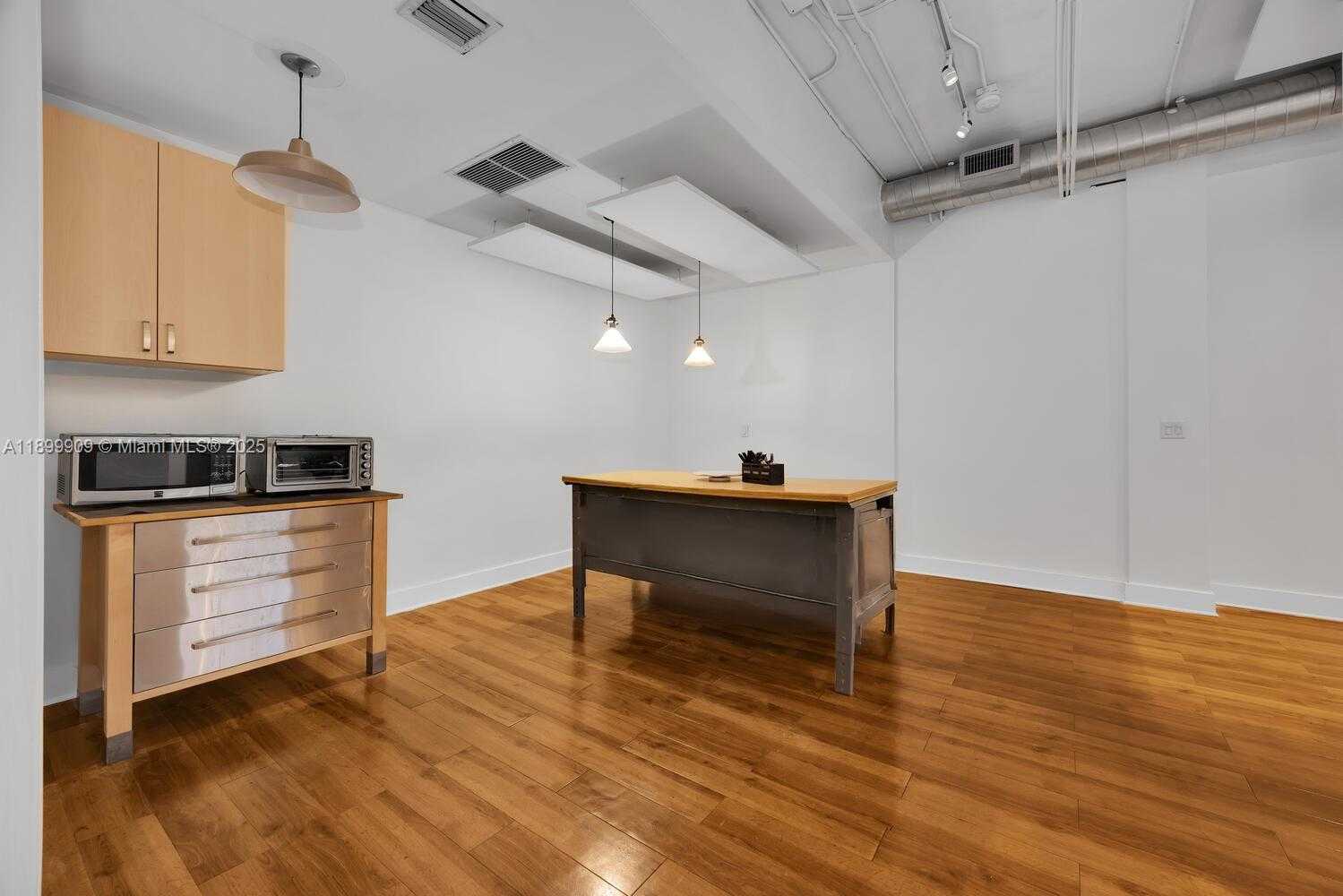 Small Image of 2334 PONCE DE LEON BLVD #220, Coral Gables Number 16