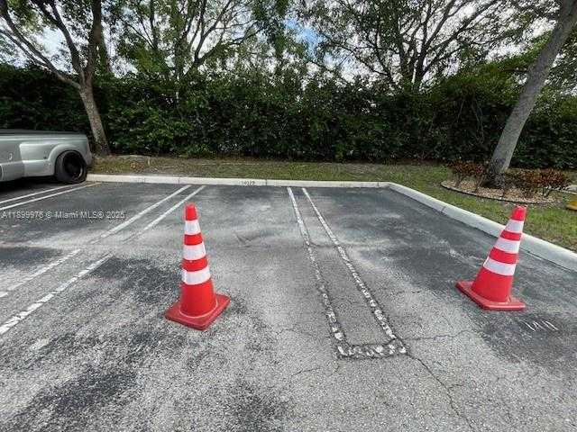 Small Image of 14028 NORTH WEST 82ND AVE #10, Miami Lakes Number 3