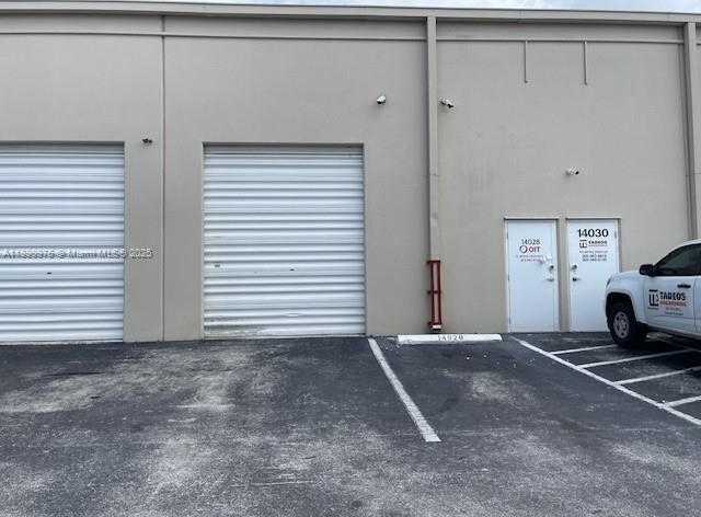 Small Image of 14028 NORTH WEST 82ND AVE #10, Miami Lakes Number 4