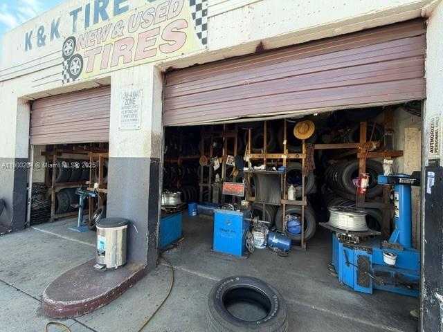 Small Image of 12305 WEST DIXIE HWY, North Miami Number 8