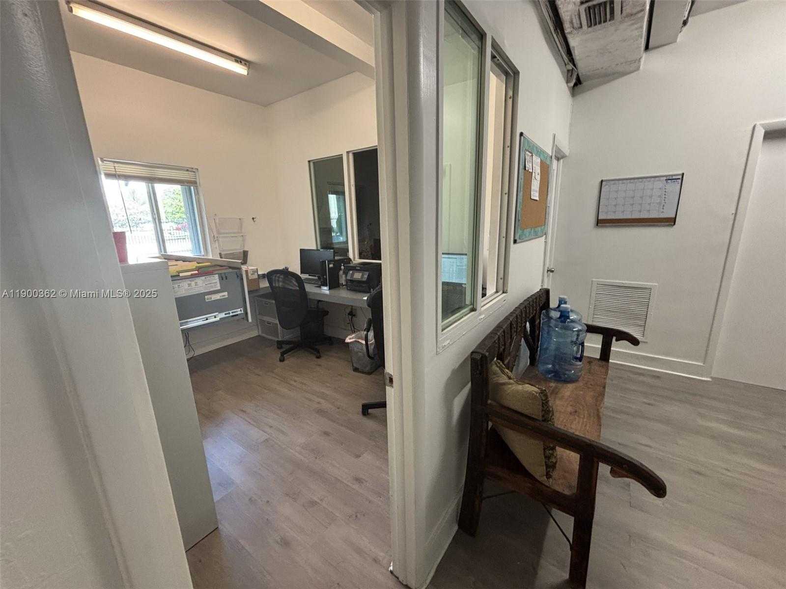 Small Image of 14715 NORTH MIAMI AVE, Miami Number 10
