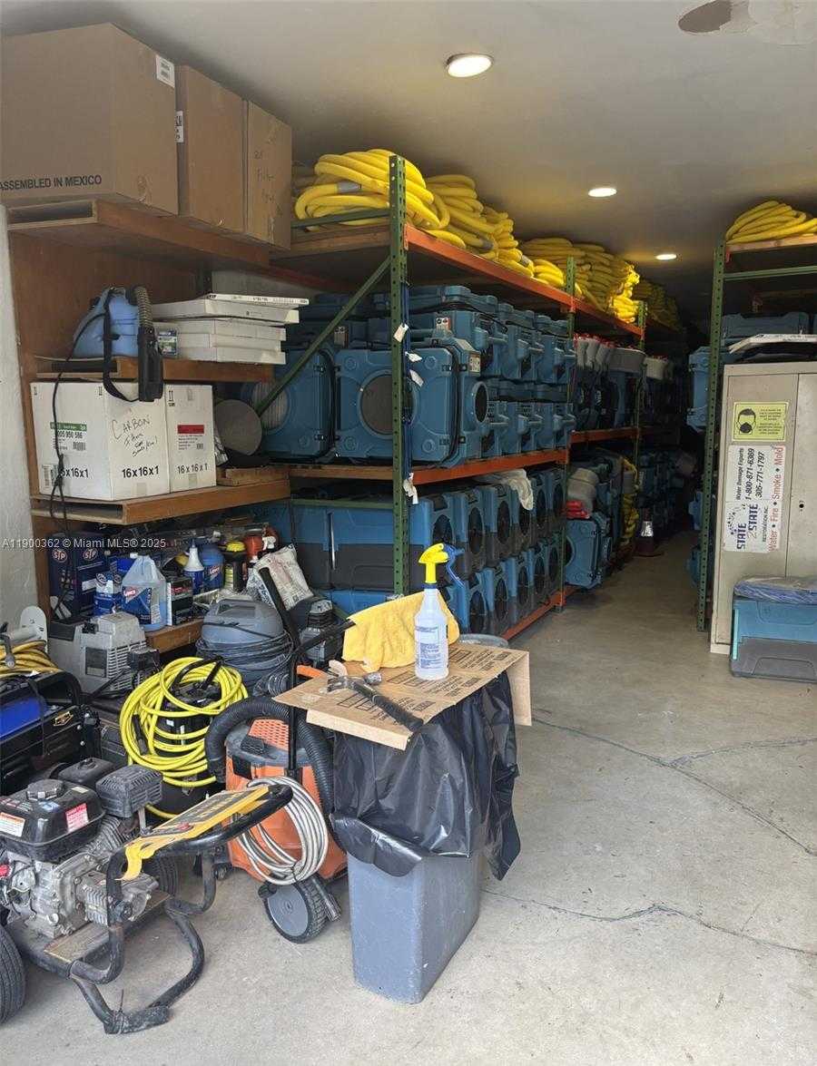 Small Image of 14715 NORTH MIAMI AVE, Miami Number 13