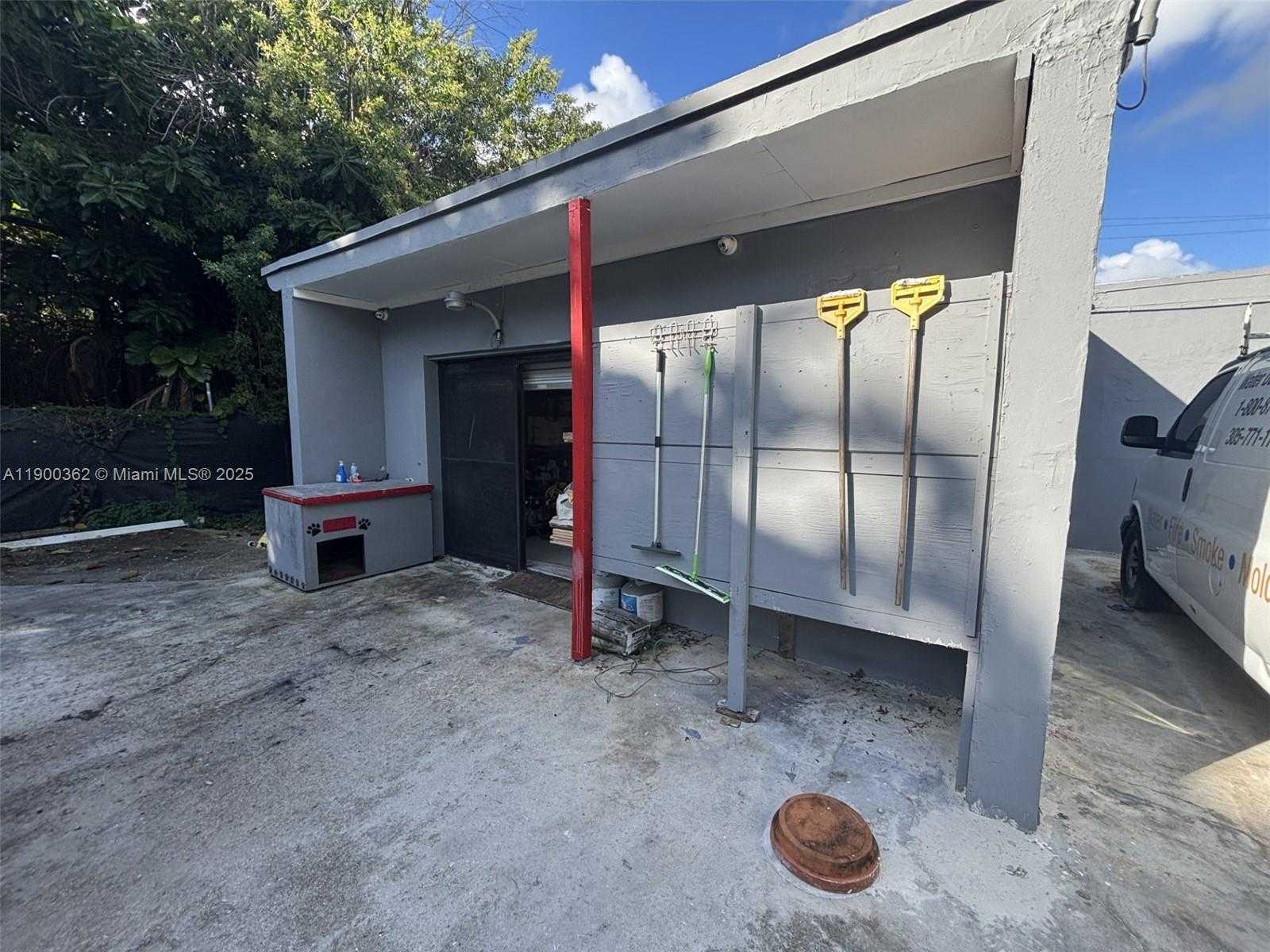 Small Image of 14715 NORTH MIAMI AVE, Miami Number 16