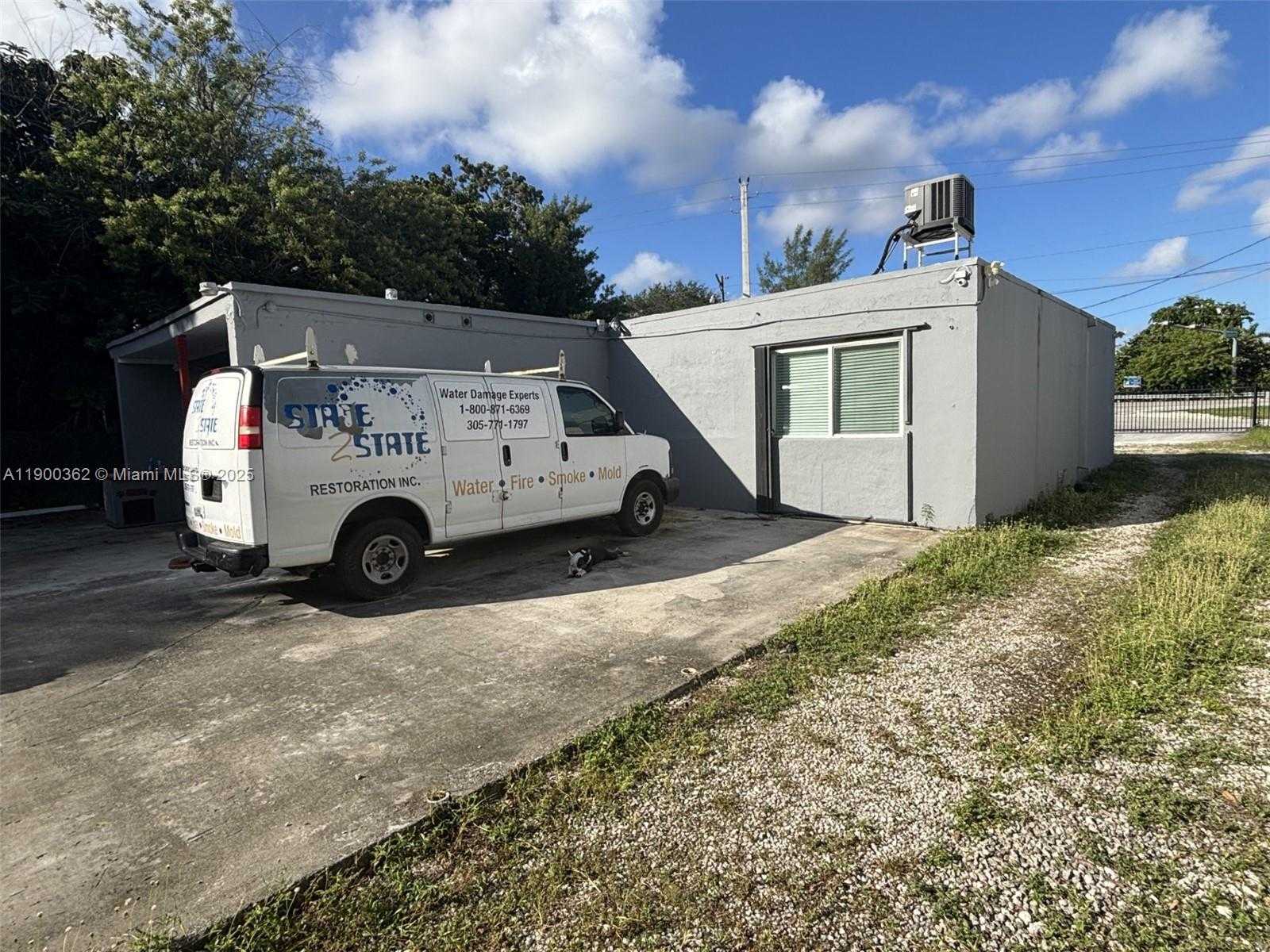 Small Image of 14715 NORTH MIAMI AVE, Miami Number 17