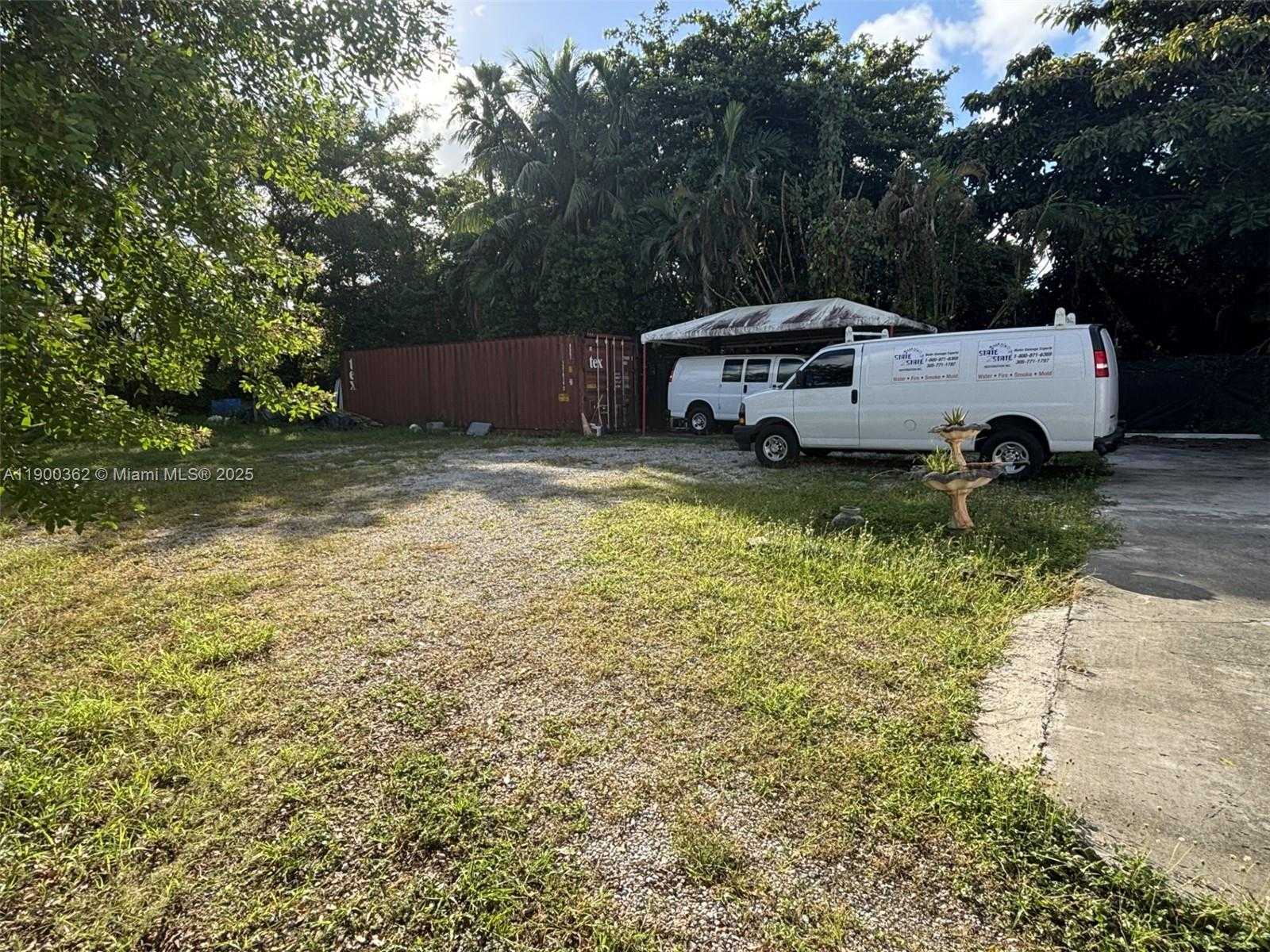 Small Image of 14715 NORTH MIAMI AVE, Miami Number 20