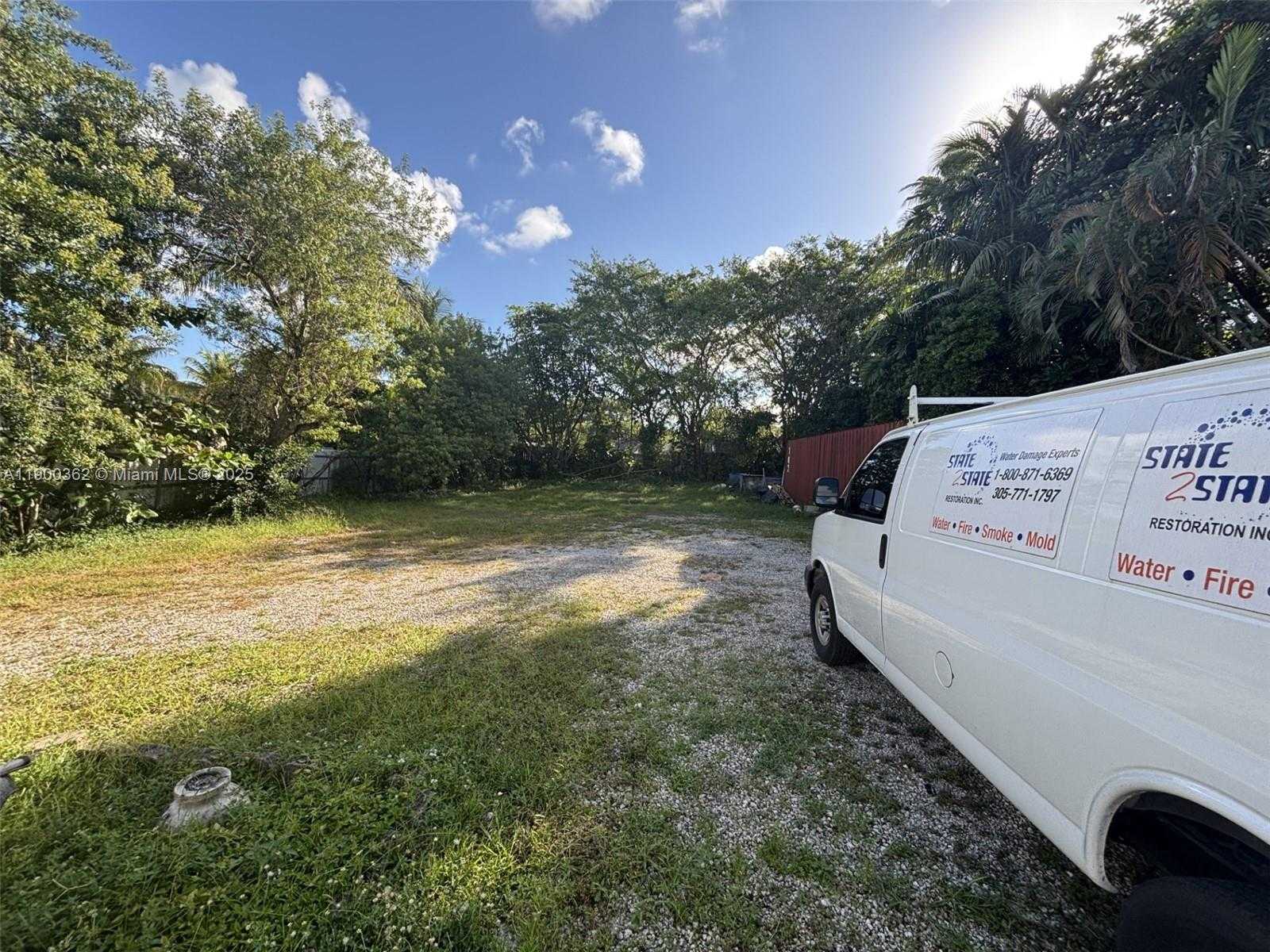 Small Image of 14715 NORTH MIAMI AVE, Miami Number 21
