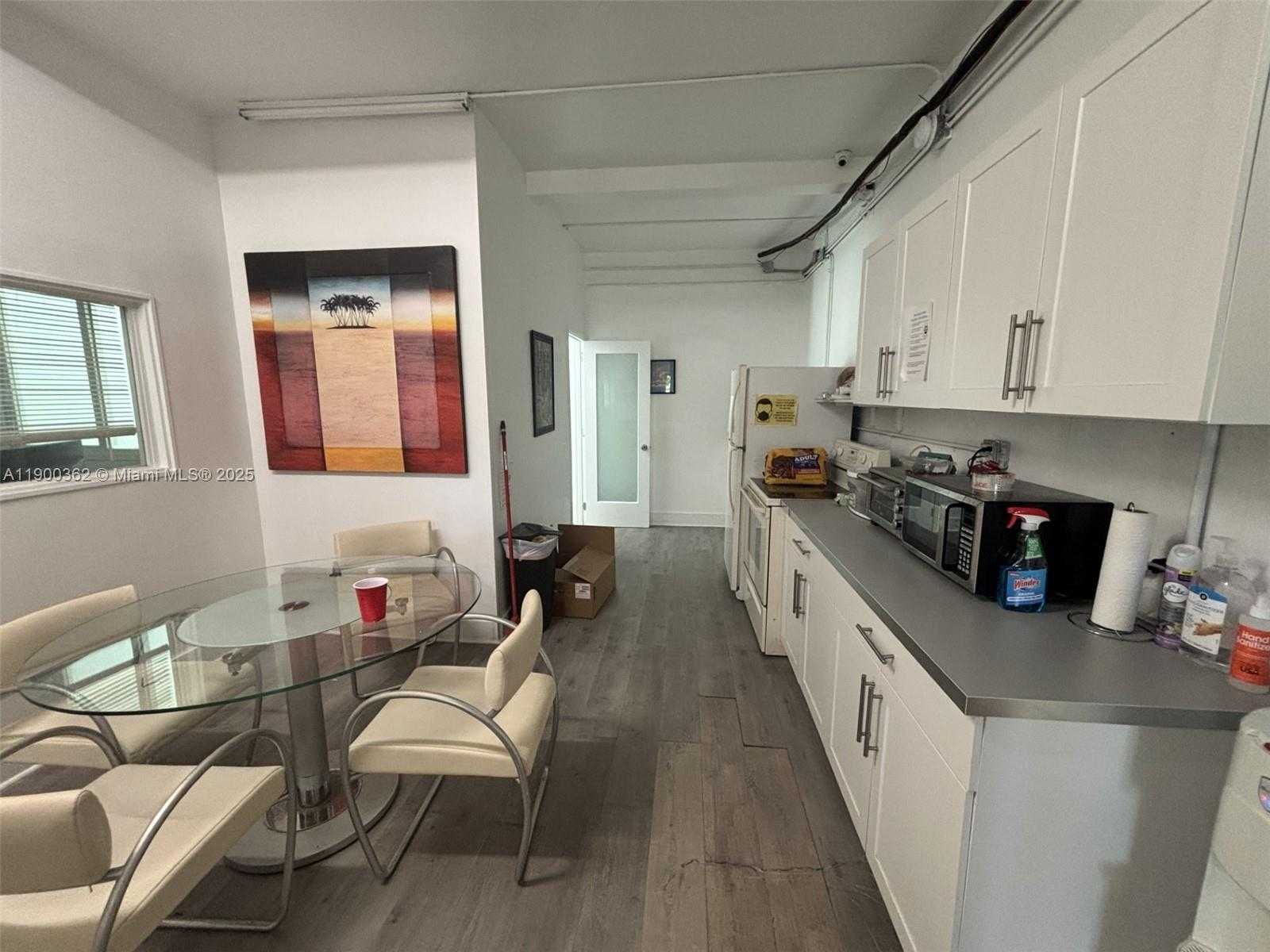 Small Image of 14715 NORTH MIAMI AVE, Miami Number 7
