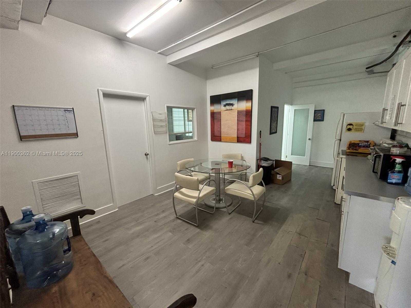 Small Image of 14715 NORTH MIAMI AVE, Miami Number 9