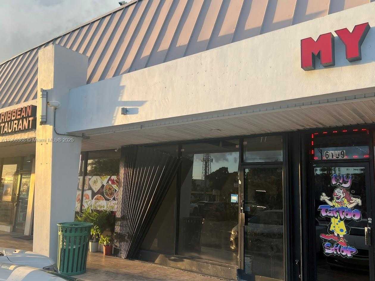 Small Image of 6111 HOLLYWOOD BLVD, Hollywood Number 3