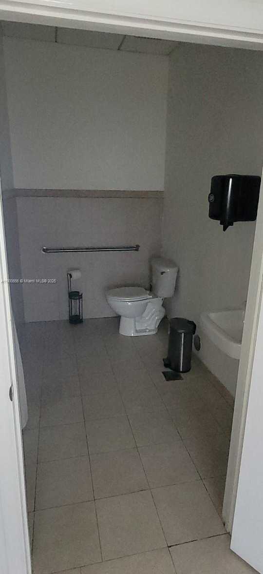 Small Image of 700 SOUTH WEST 57TH AVENUE #700, Miami Number 4