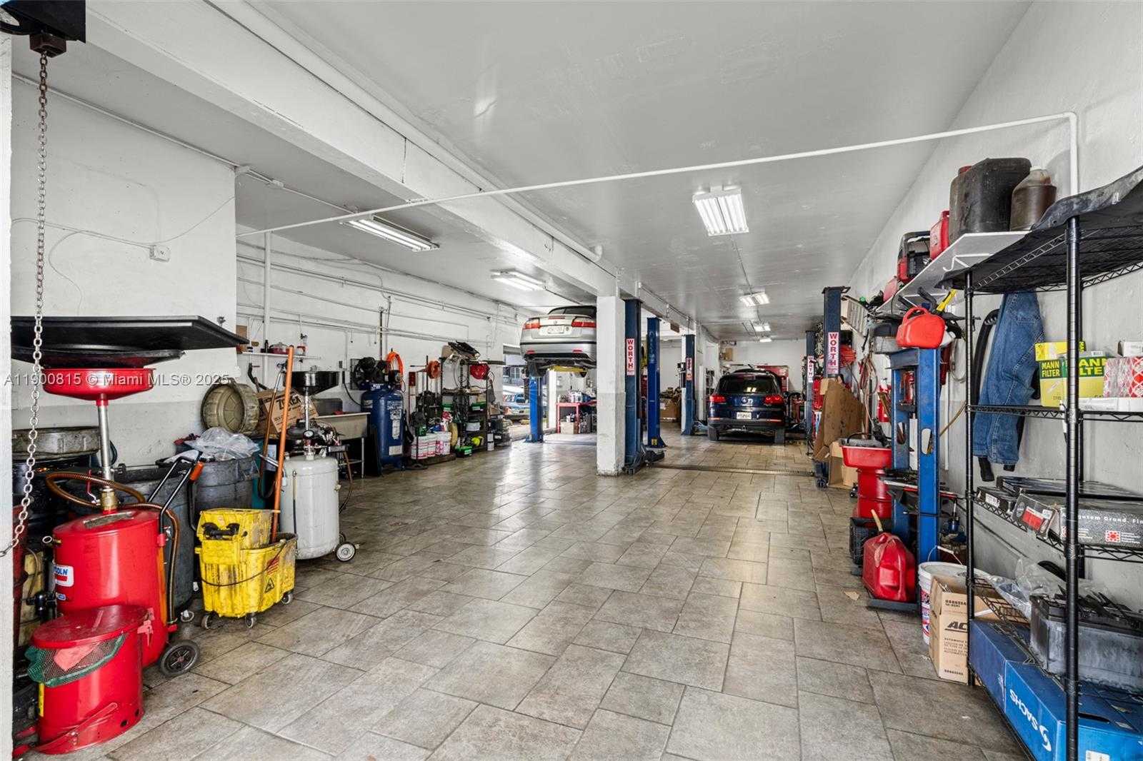 Small Image of 3771 BIRD RD, Miami Number 13