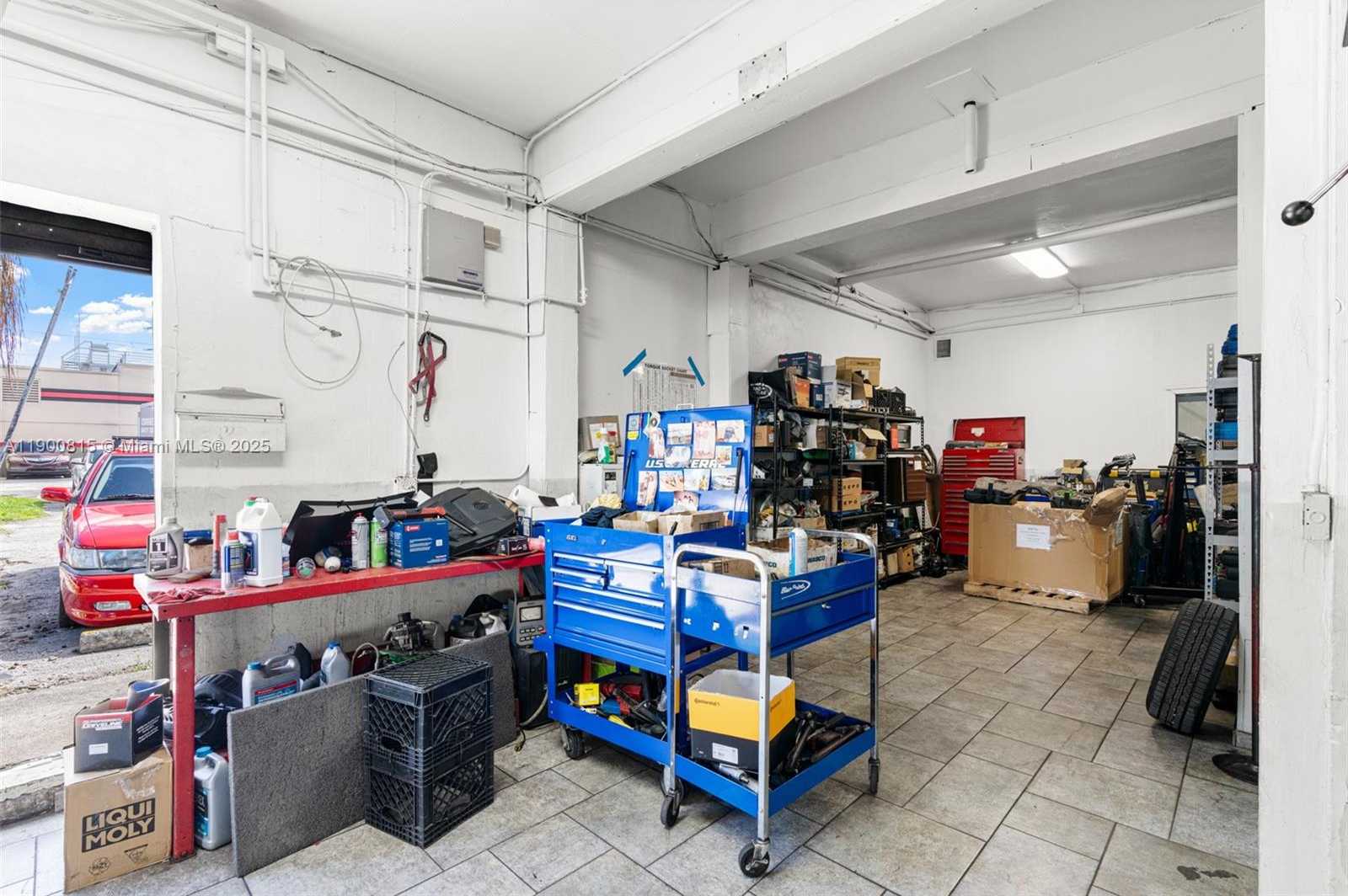 Small Image of 3771 BIRD RD, Miami Number 17