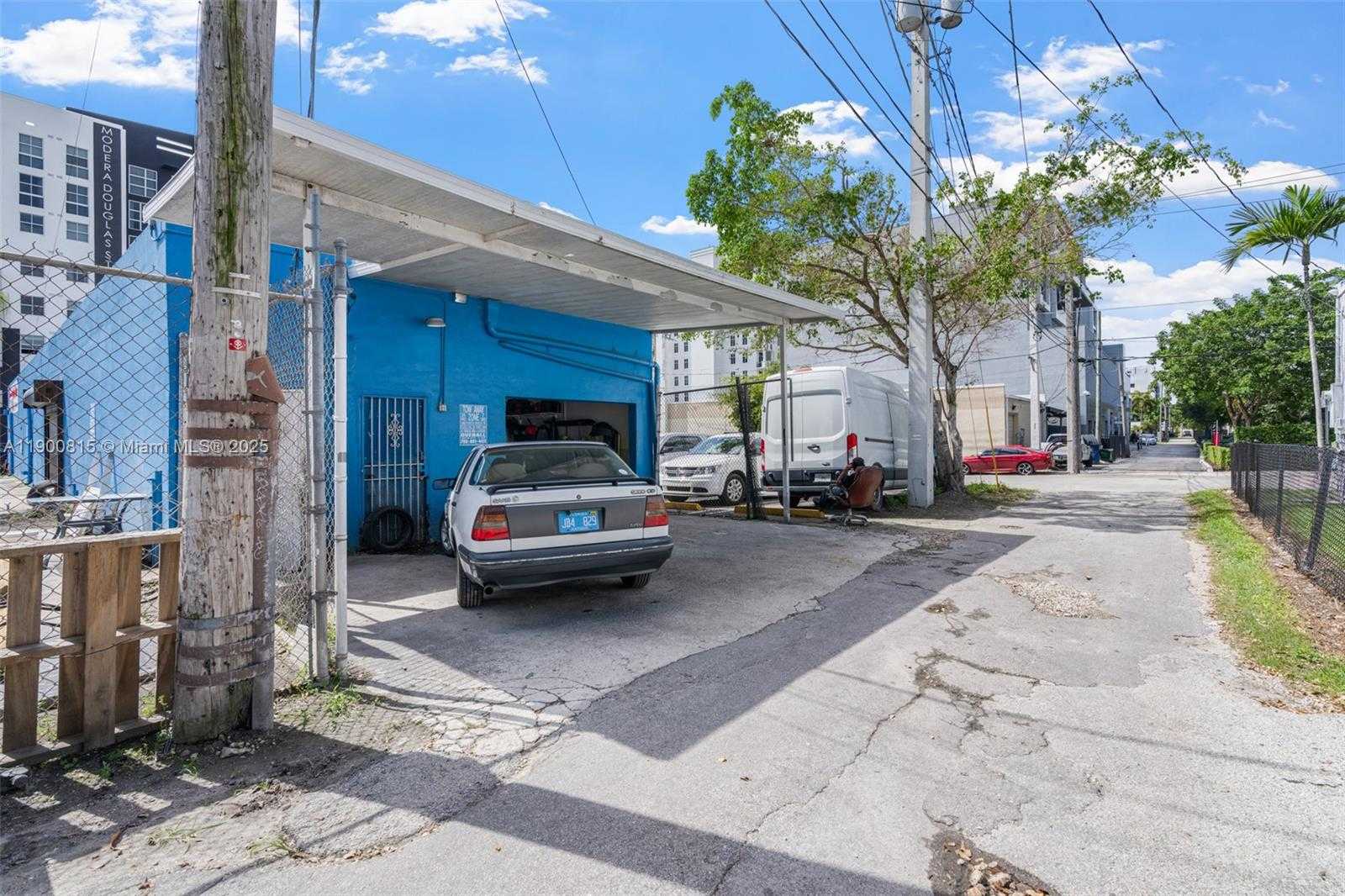 Small Image of 3771 BIRD RD, Miami Number 24