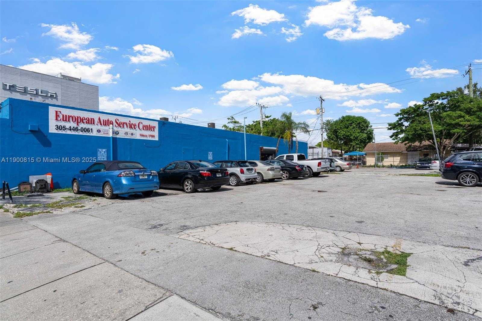 Small Image of 3771 BIRD RD, Miami Number 25