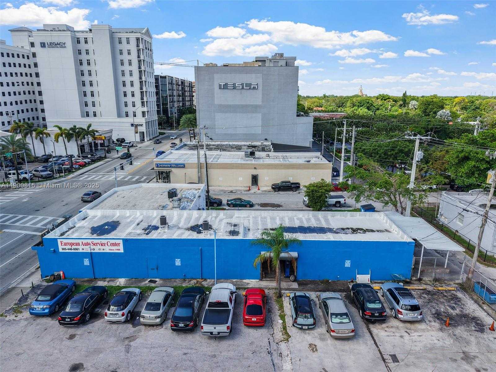 Small Image of 3771 BIRD RD, Miami Number 32