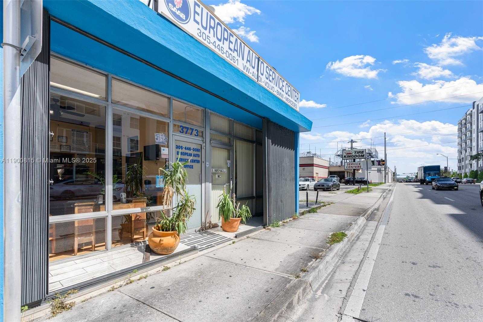 Small Image of 3771 BIRD RD, Miami Number 4