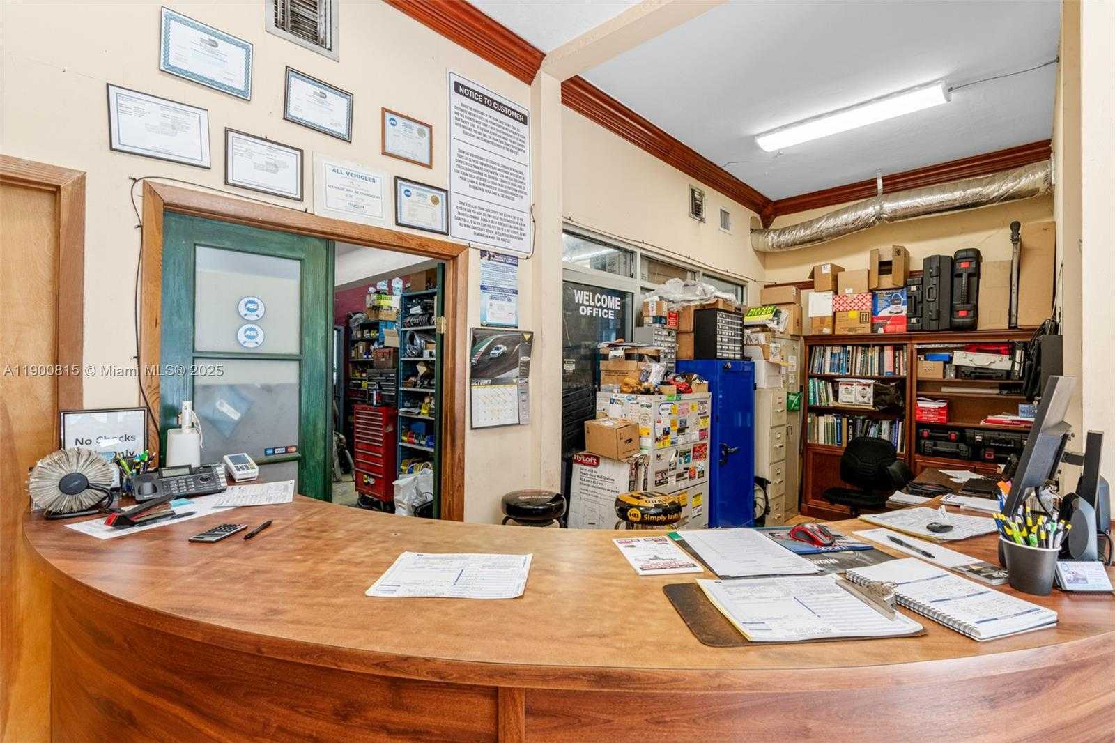 Small Image of 3771 BIRD RD, Miami Number 7