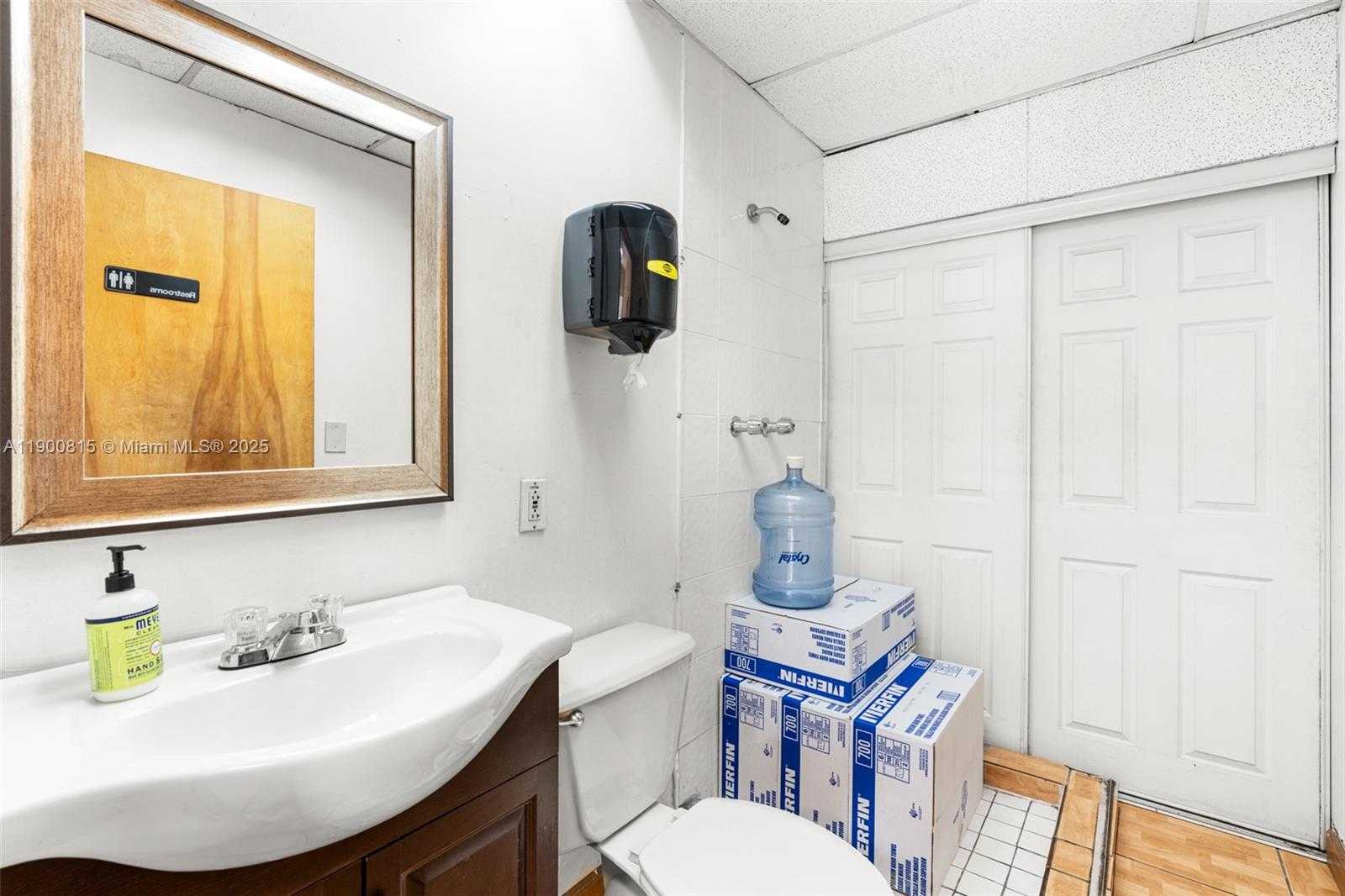 Small Image of 3771 BIRD RD, Miami Number 9