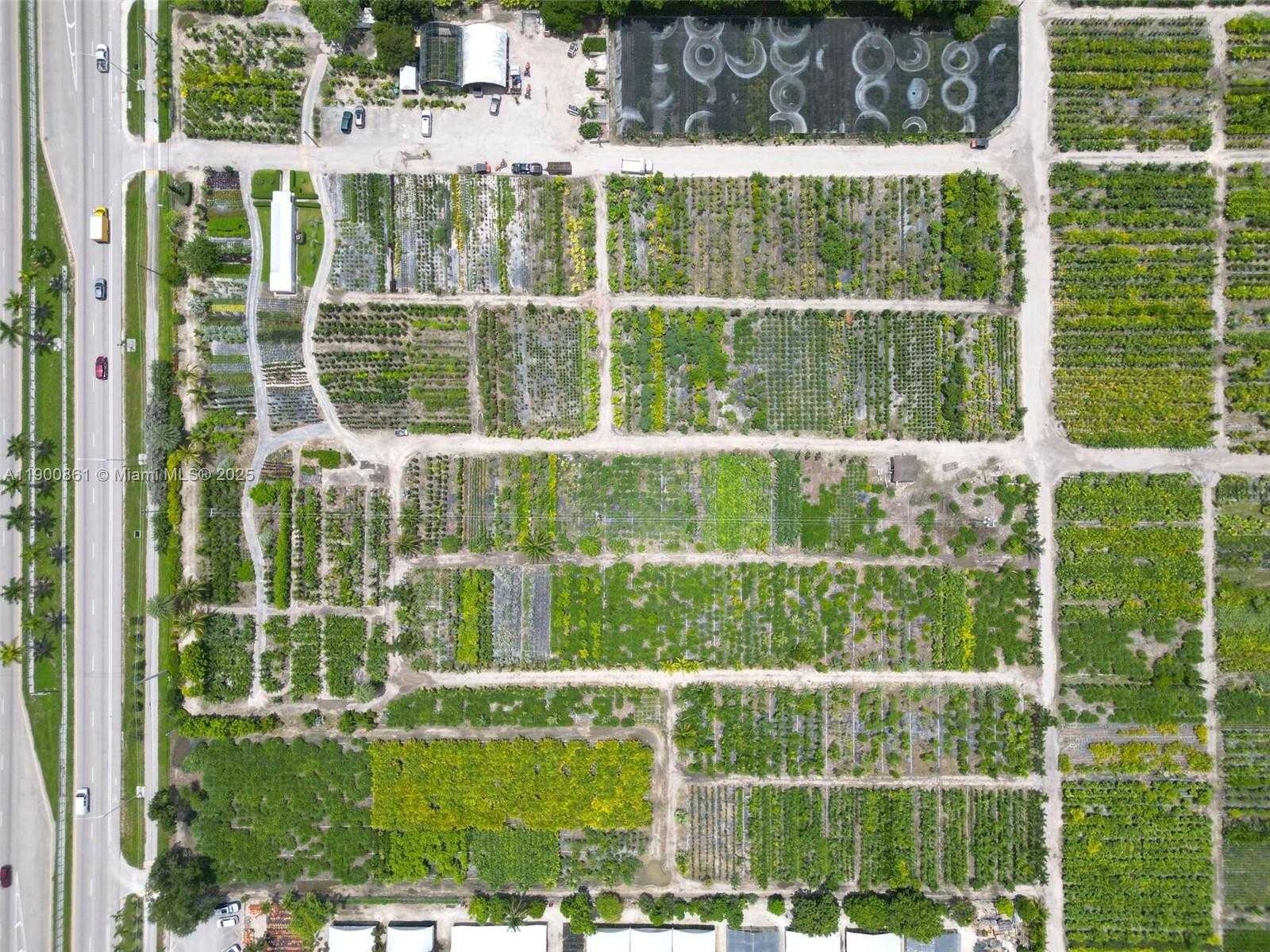 Small Image of 19000 SOUTH WEST KROME AKA 177 AVE, Miami Number 37