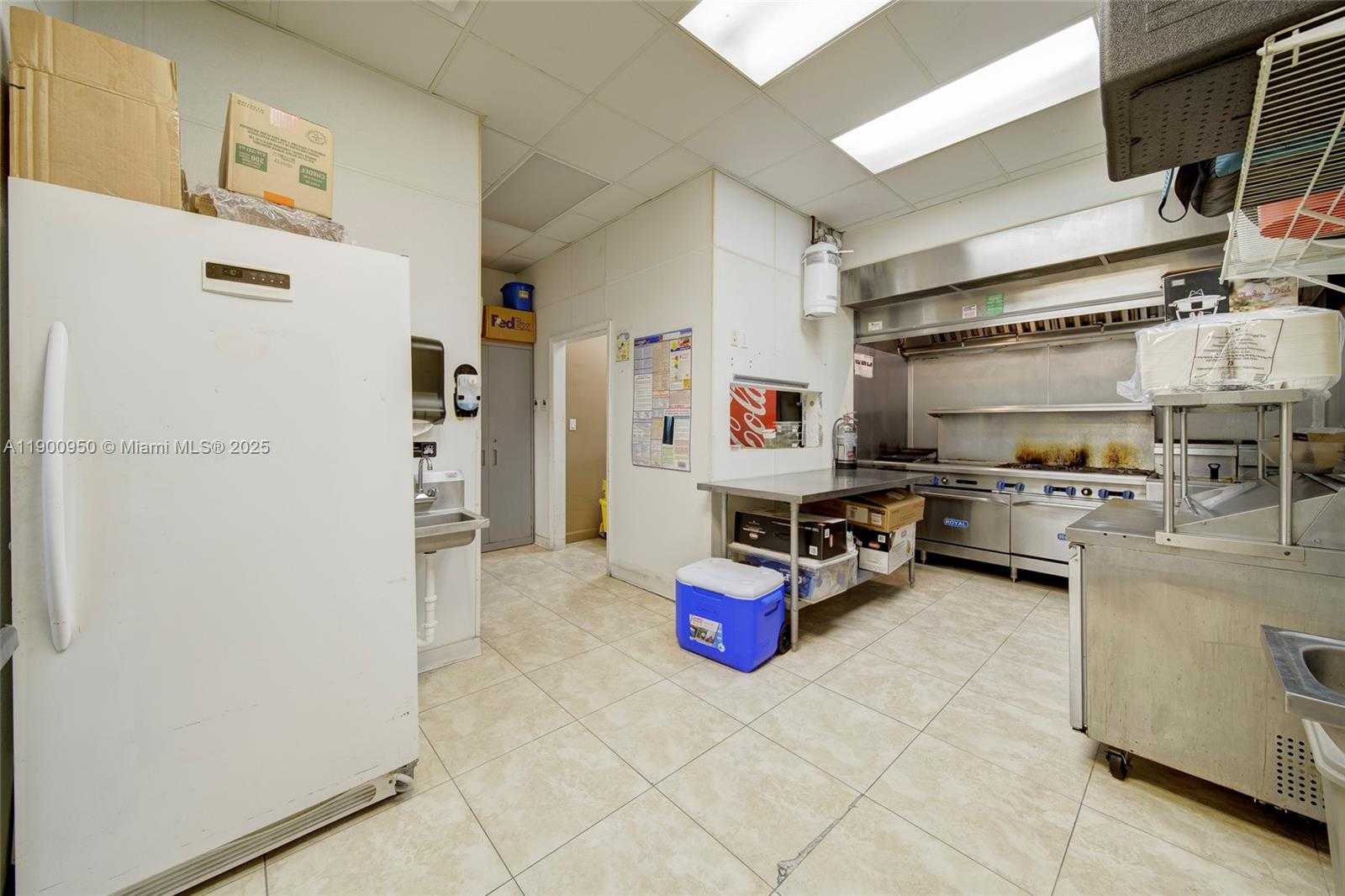 Small Image of FOR RENT IN THE HEART OF MIAMI, Miami Number 10