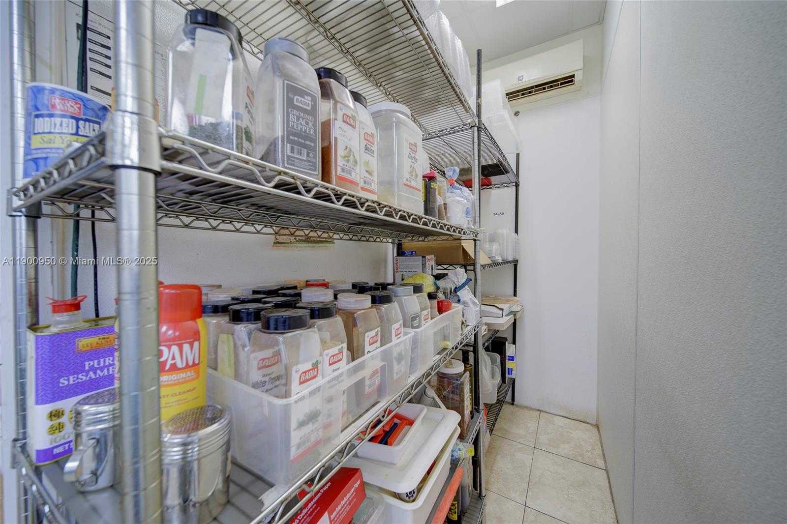 Small Image of FOR RENT IN THE HEART OF MIAMI, Miami Number 18