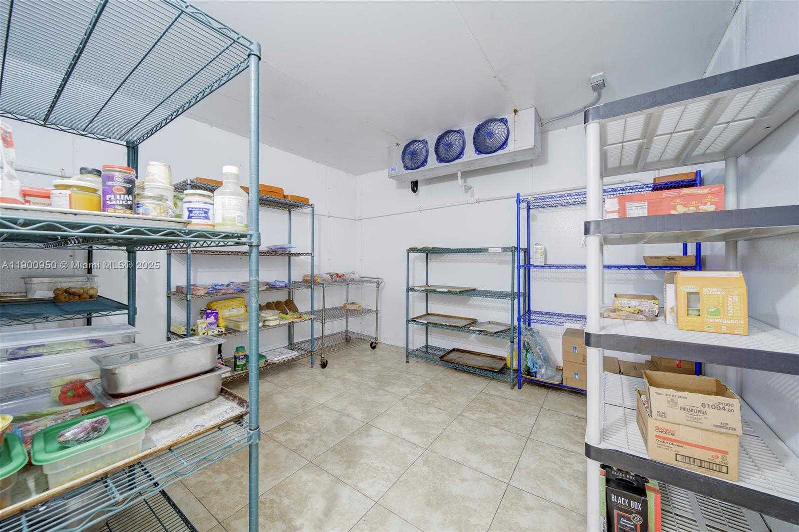 Small Image of FOR RENT IN THE HEART OF MIAMI, Miami Number 21