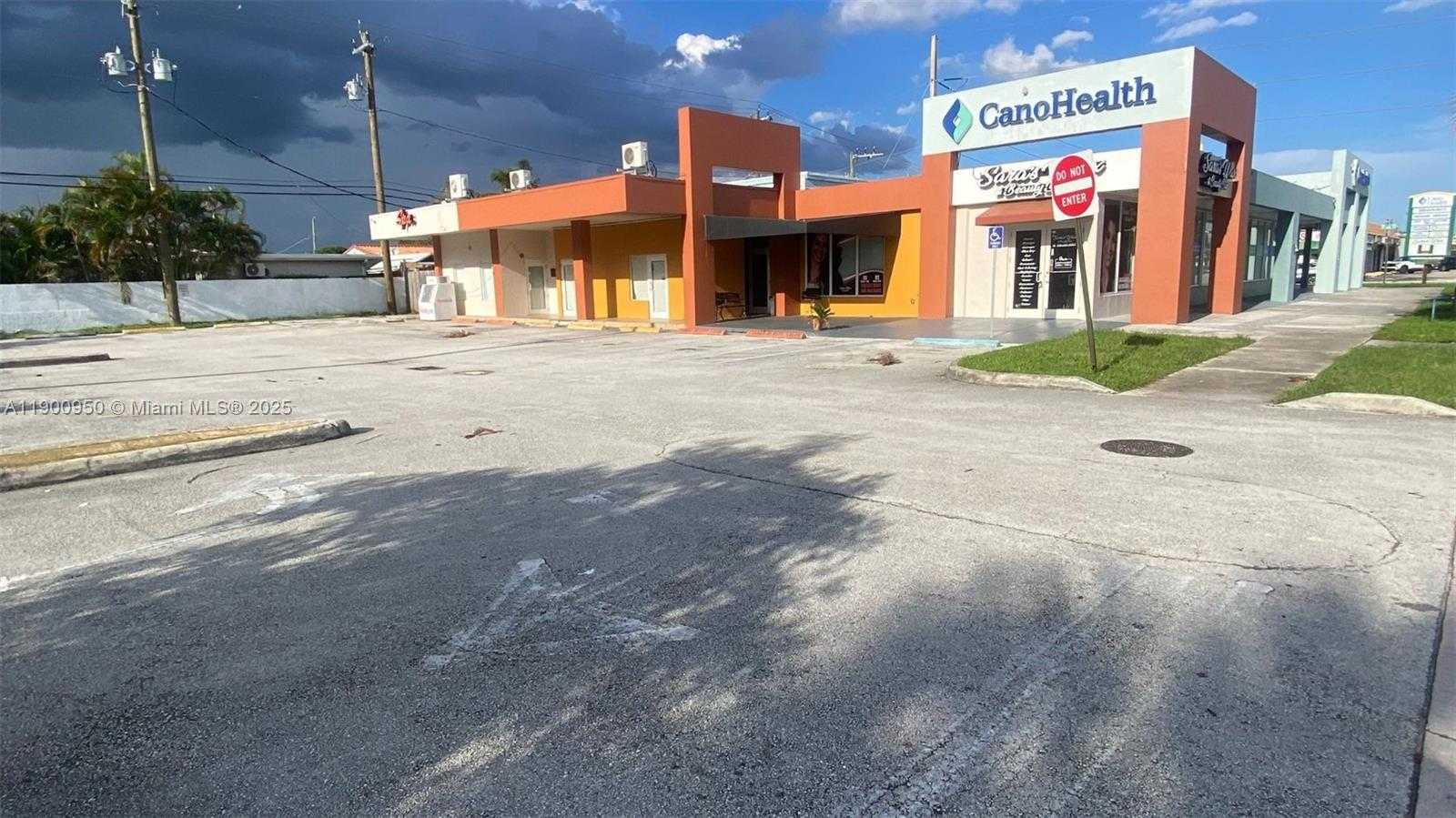 Small Image of FOR RENT IN THE HEART OF MIAMI, Miami Number 28