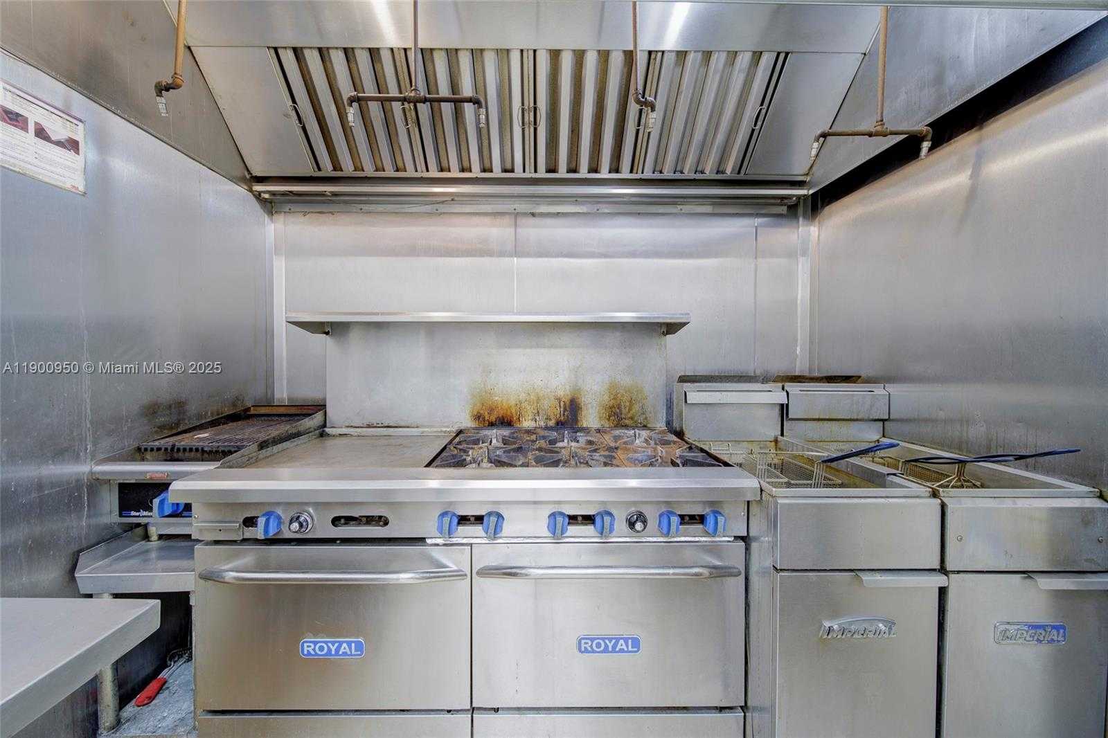 Small Image of FOR RENT IN THE HEART OF MIAMI, Miami Number 8