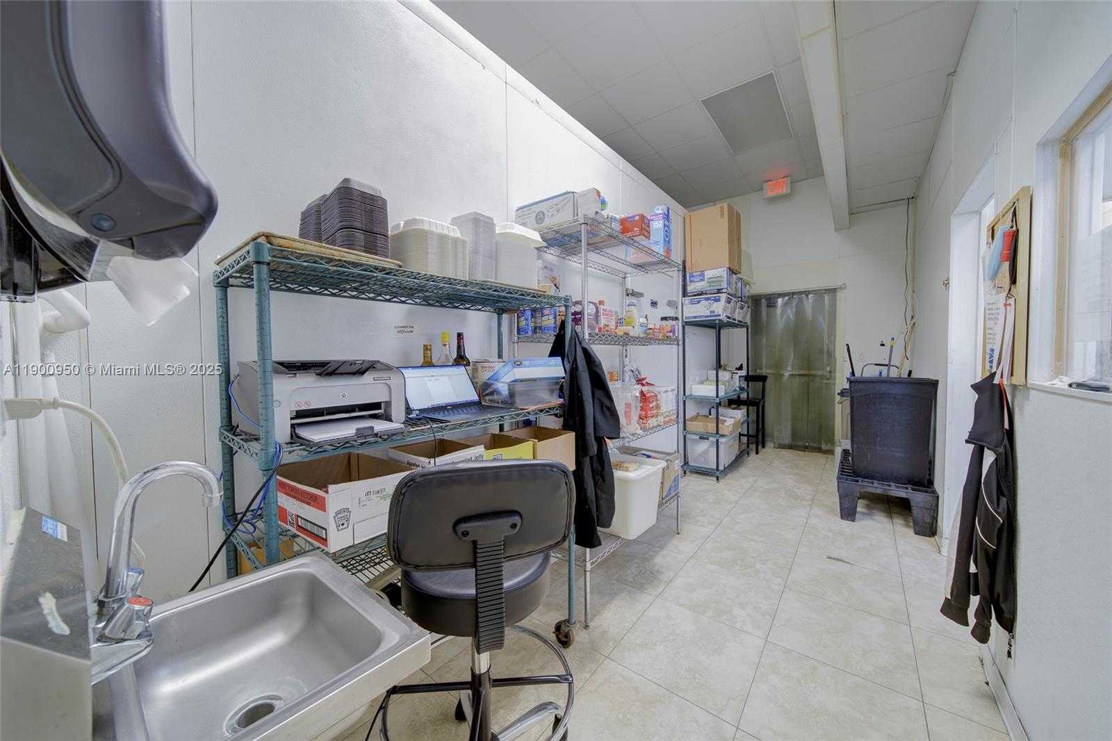 Small Image of FOR RENT IN THE HEART OF MIAMI, Miami Number 9