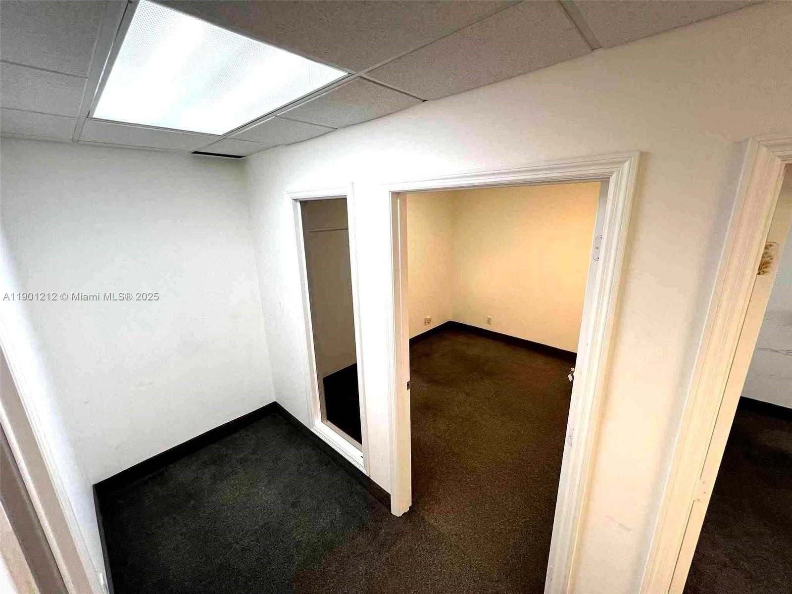 Small Image of 2727 EAST OAKLAND PARK BLVD #304, Fort Lauderdale Number 17