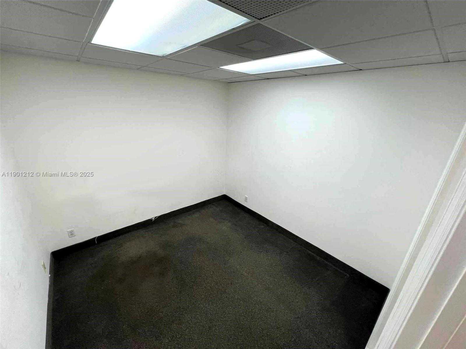 Small Image of 2727 EAST OAKLAND PARK BLVD #304, Fort Lauderdale Number 21