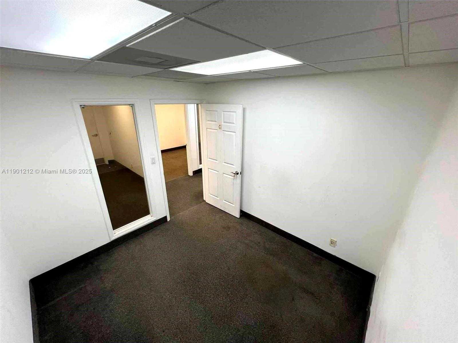 Small Image of 2727 EAST OAKLAND PARK BLVD #304, Fort Lauderdale Number 22