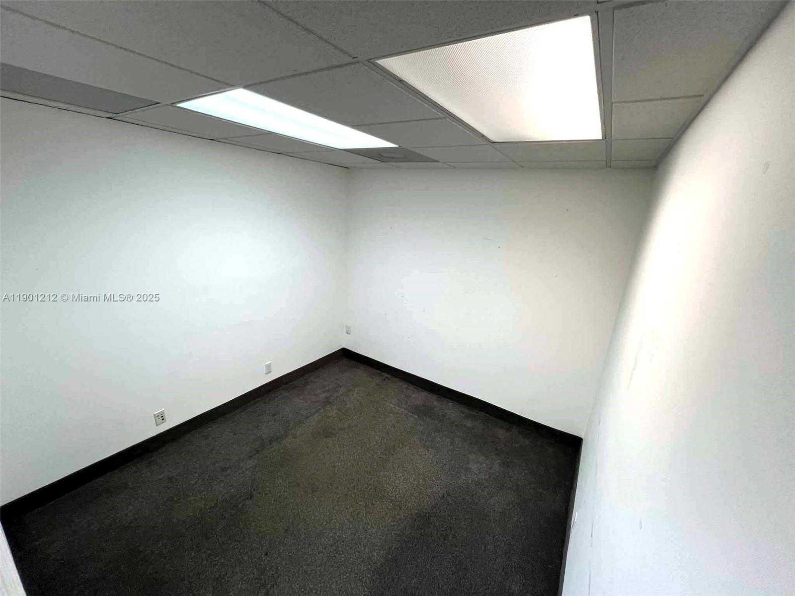 Small Image of 2727 EAST OAKLAND PARK BLVD #304, Fort Lauderdale Number 26