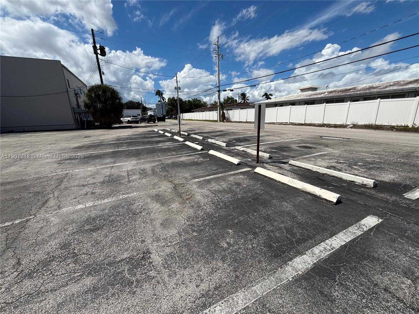 Small Image of 2727 EAST OAKLAND PARK BLVD #304, Fort Lauderdale Number 35