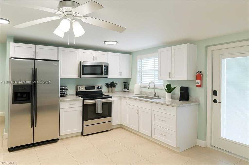 Small Image of 726 PARK AVE, Naples Number 11