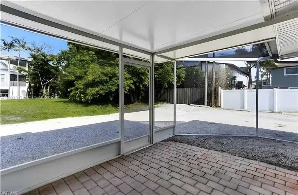 Small Image of 726 PARK AVE, Naples Number 20