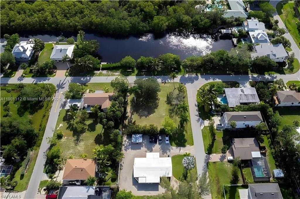 Small Image of 726 PARK AVE, Naples Number 28